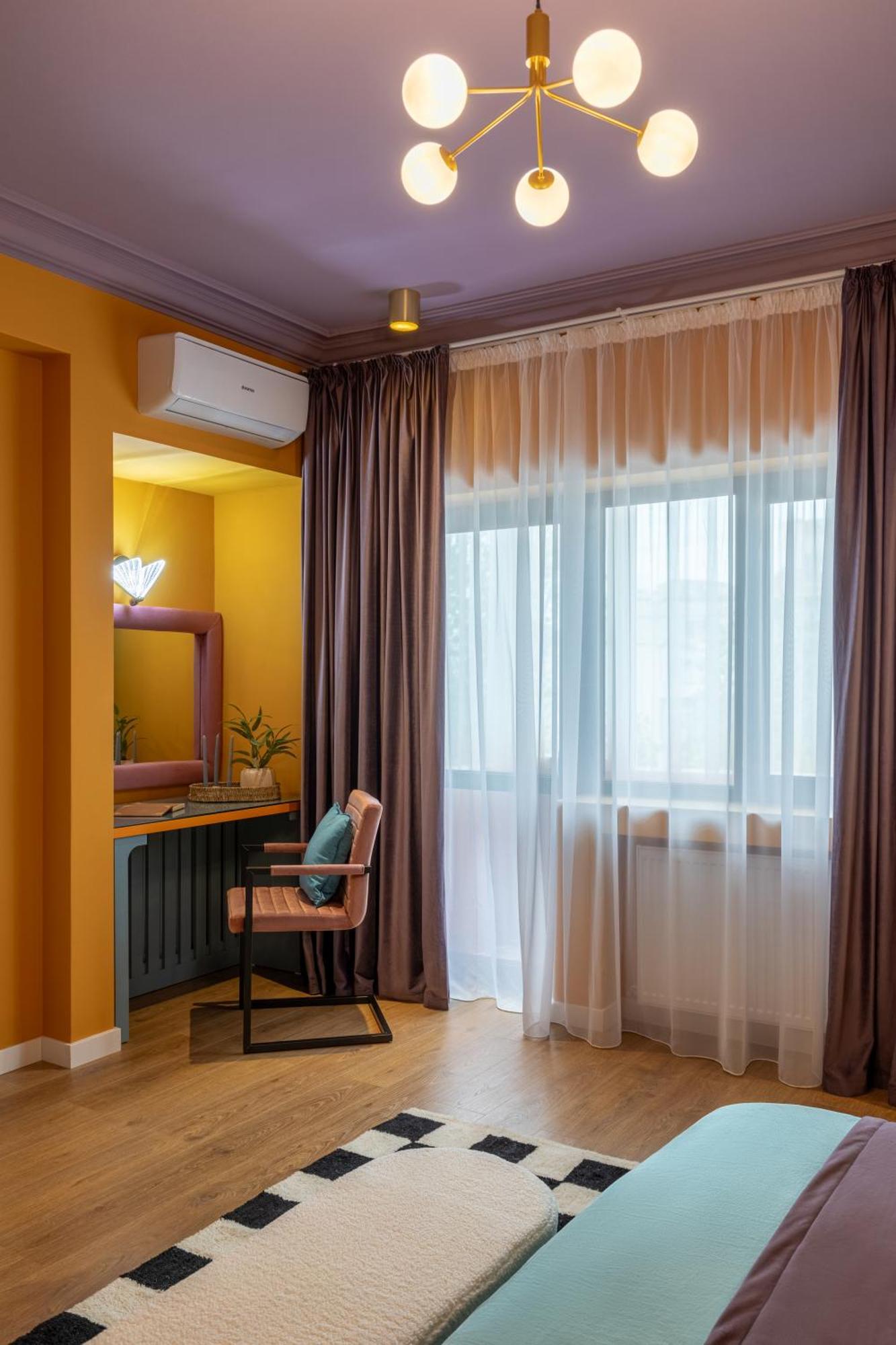 Wes Anderson In Bucharest Lägenhet Exteriör bild